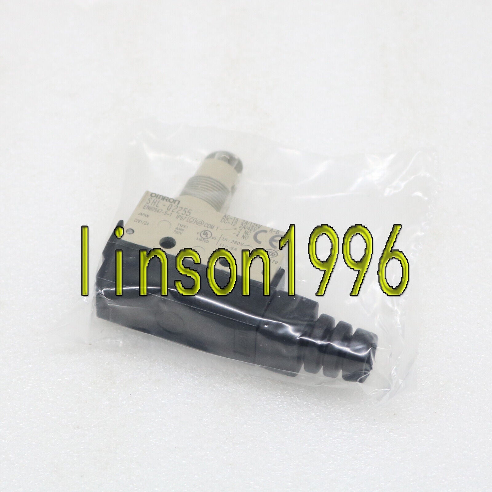 Omron ONE Limit Switch SHL-Q2255, High-Performance Switch with 2255 contacts, reliably protecting electrical circuits in industrial and domestic applications - OMRON