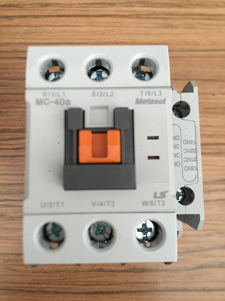 1PCS LS  MC-40a MC40a  CONTACTOR IN BOX  - FREE SHIPPING *L01
