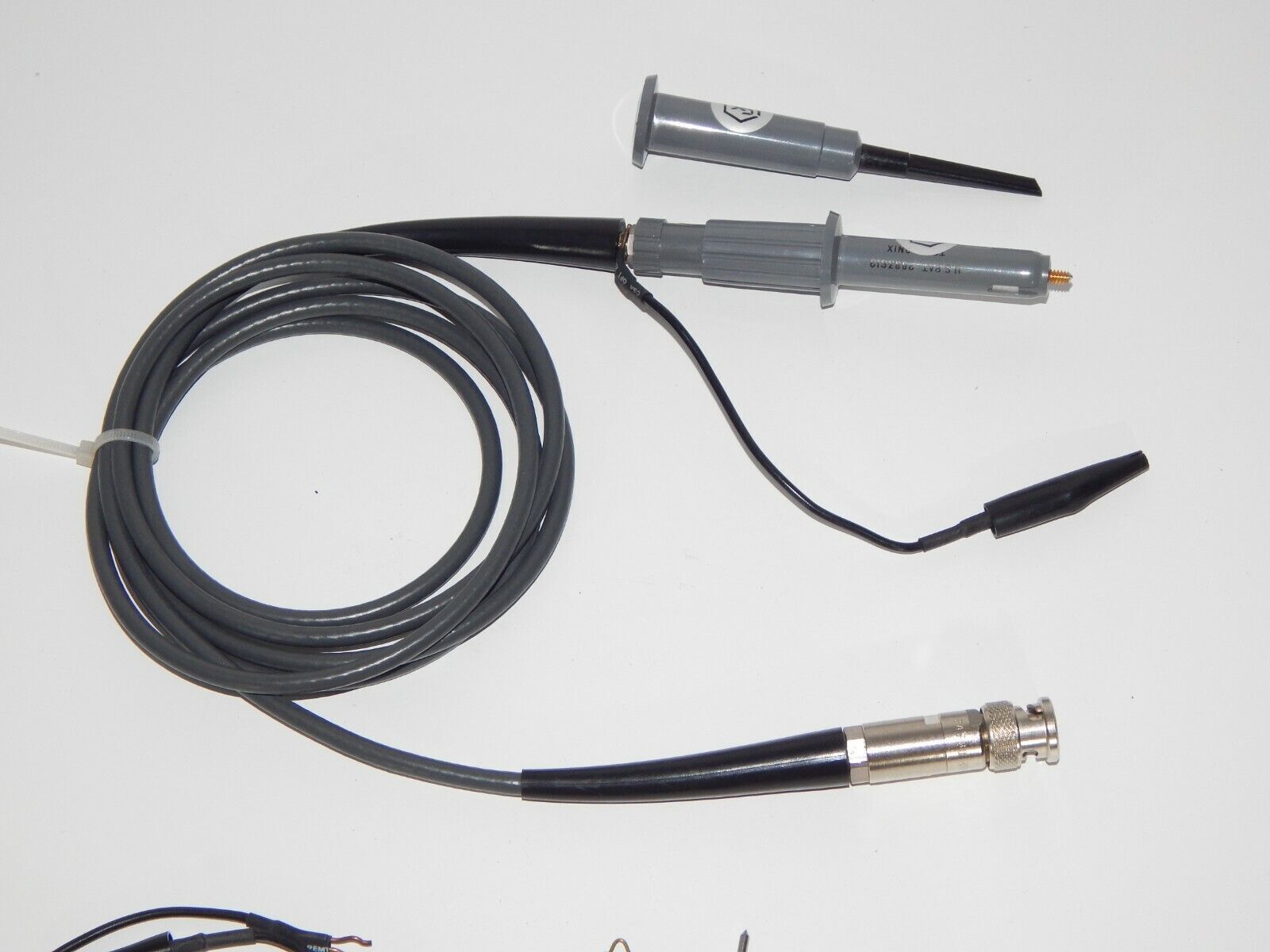used Tektornix P6007 probe with accessories - TEKTORNIX