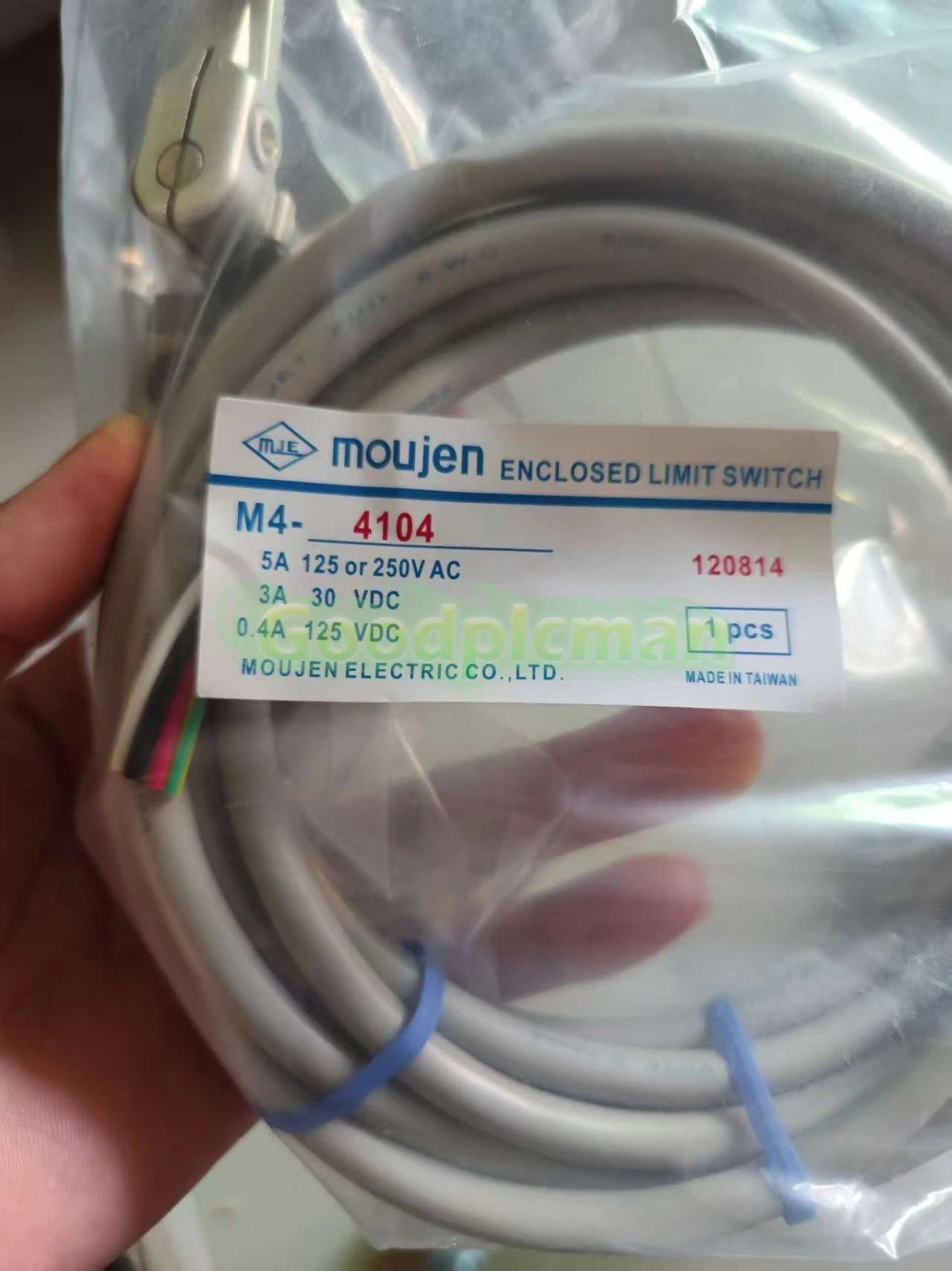1 PCS MOUJEN M4-4104 Limit switch Travel switch