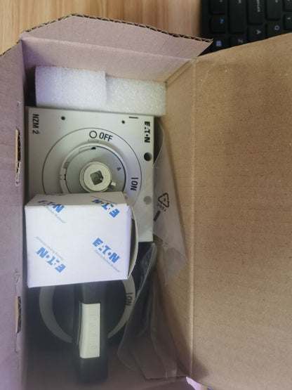new 1PCS Eaton Moeller NZM2-XTVD-0 NZM2XTVD0 Rotary Handle In Box - EATON MOELLER