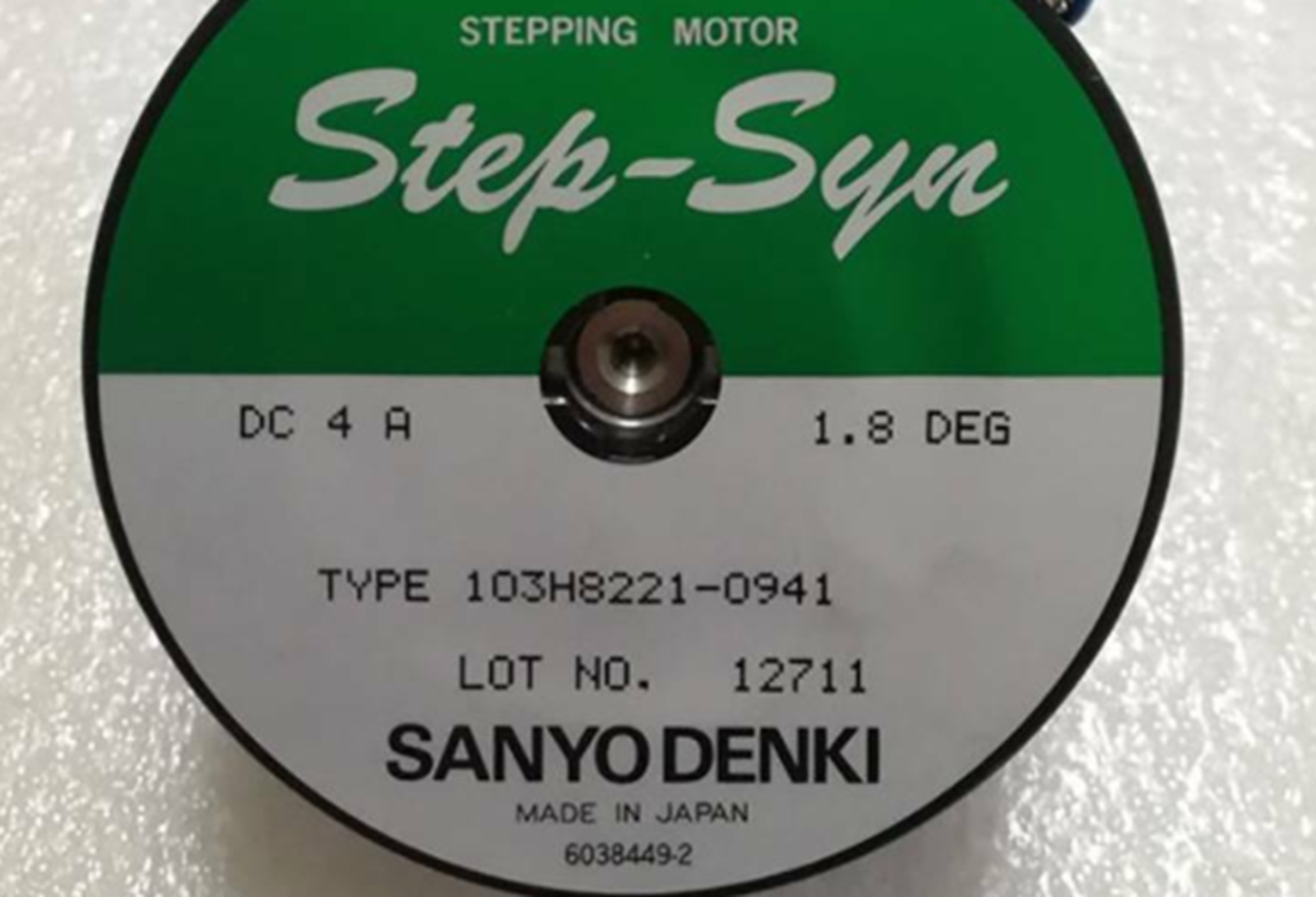 new  SANYO 103H8221-0941 Stepper Motor