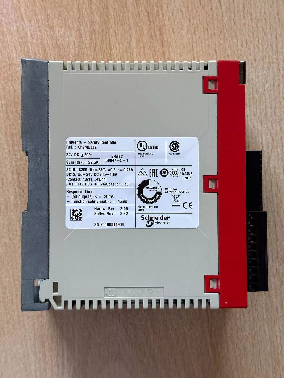 ONE NEW XPSMC32Z Safety Controller Module - ONE