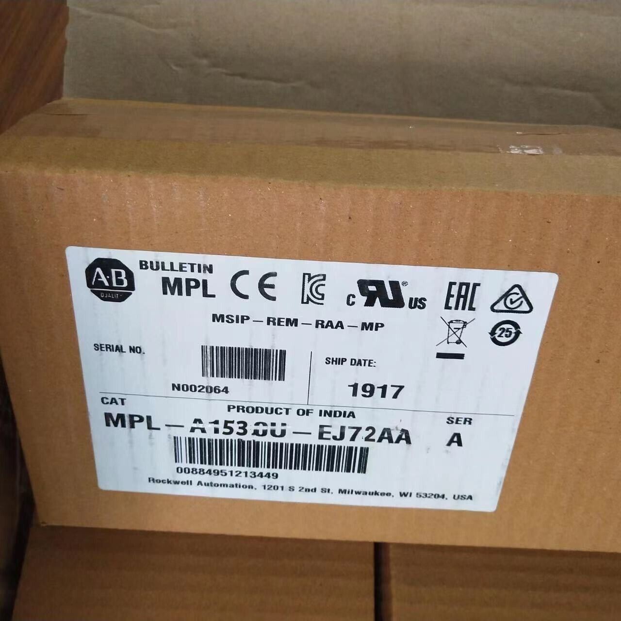 MPL-A1530U-EJ72AA ALLEN BRADLEY SERVO MOTOR SHIP - ALLEN BRADLEY