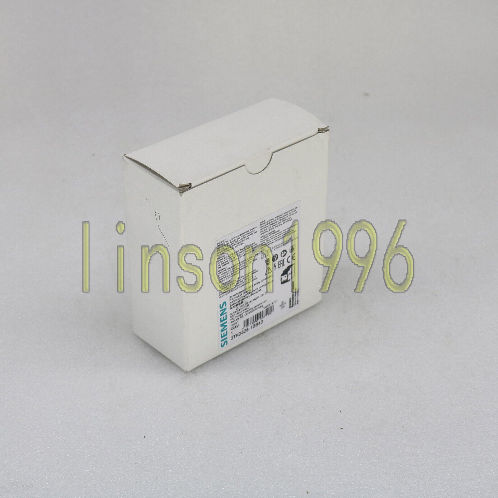 new ONE  Siemens safety relay 3TK2828-1BB40 in box one year Siemens