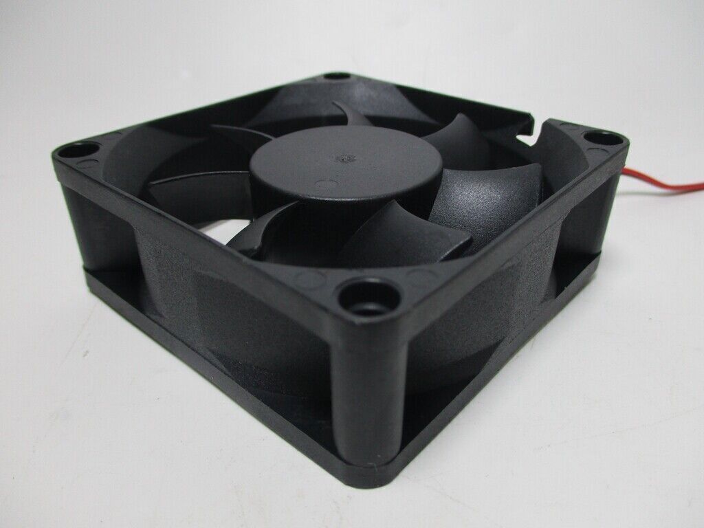 new 1 PCS For HXH Fan HDH0712UA DC12V 0.35A 7025 7CM 2 wire cooling fan - HXH