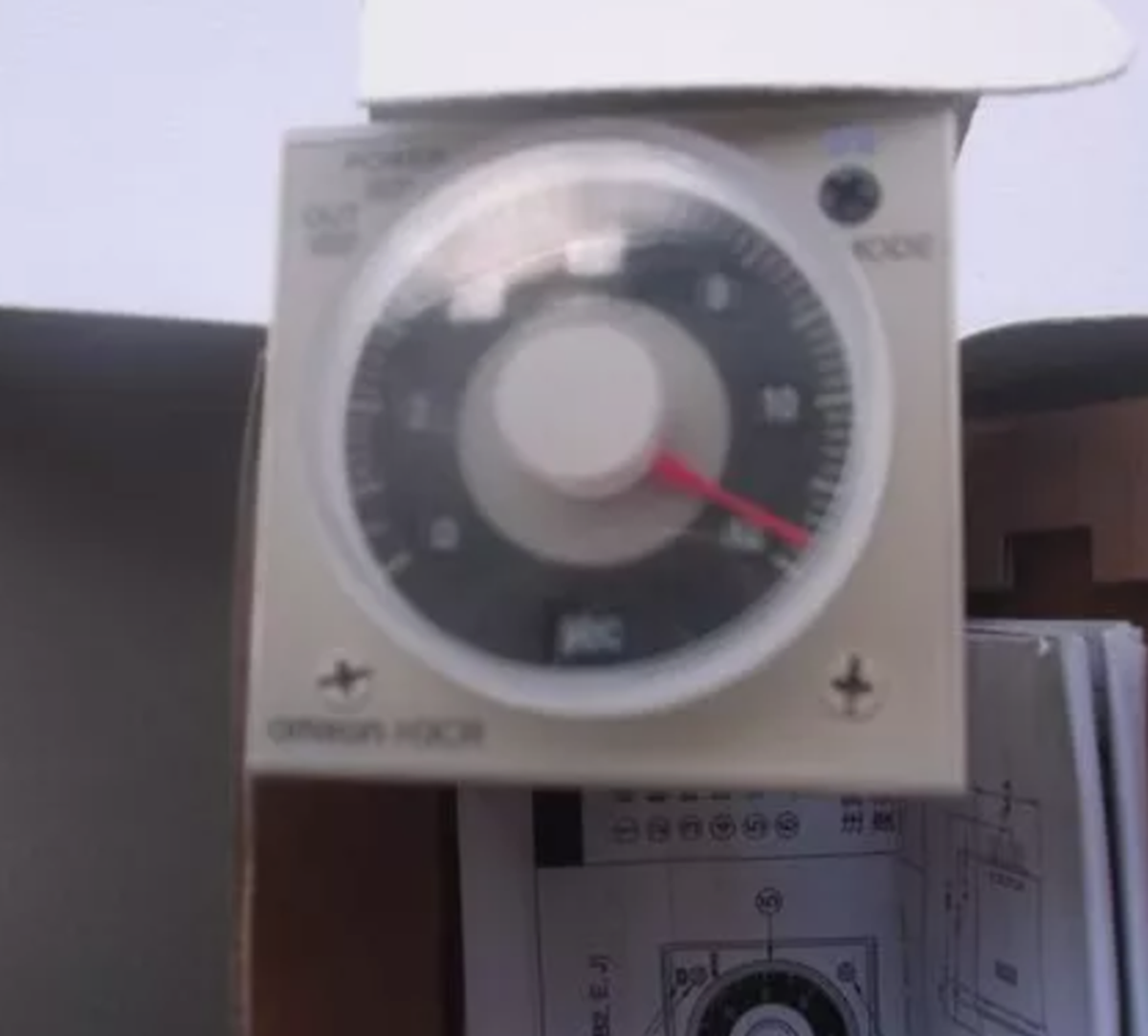OMRON H3CR-G8L ANALOG TIMER SWITCH RELAY AC200-240 - OMRON