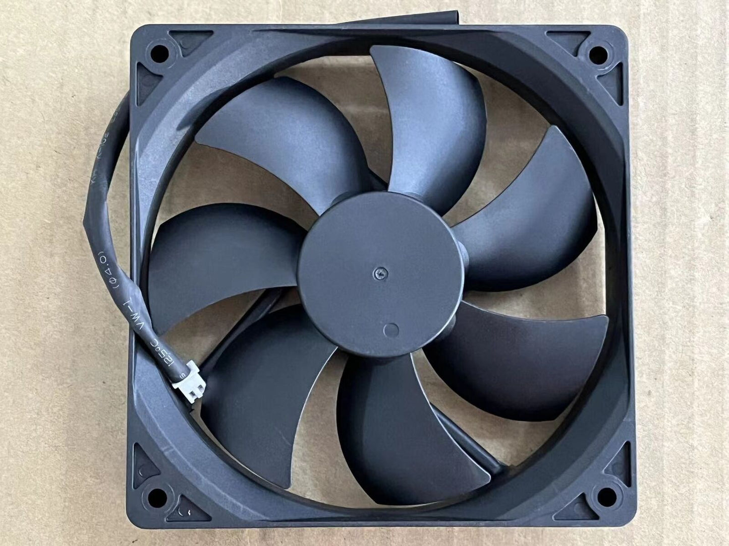new 1PC Thermaltake TT-1225A EPS-12E12L DC12V 0.16AMP Chassis/Power Cooling Fan