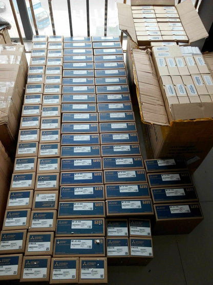 1PCS  Mitsubishi HF-KN23 Servo Motor In Box HFKN23 ping