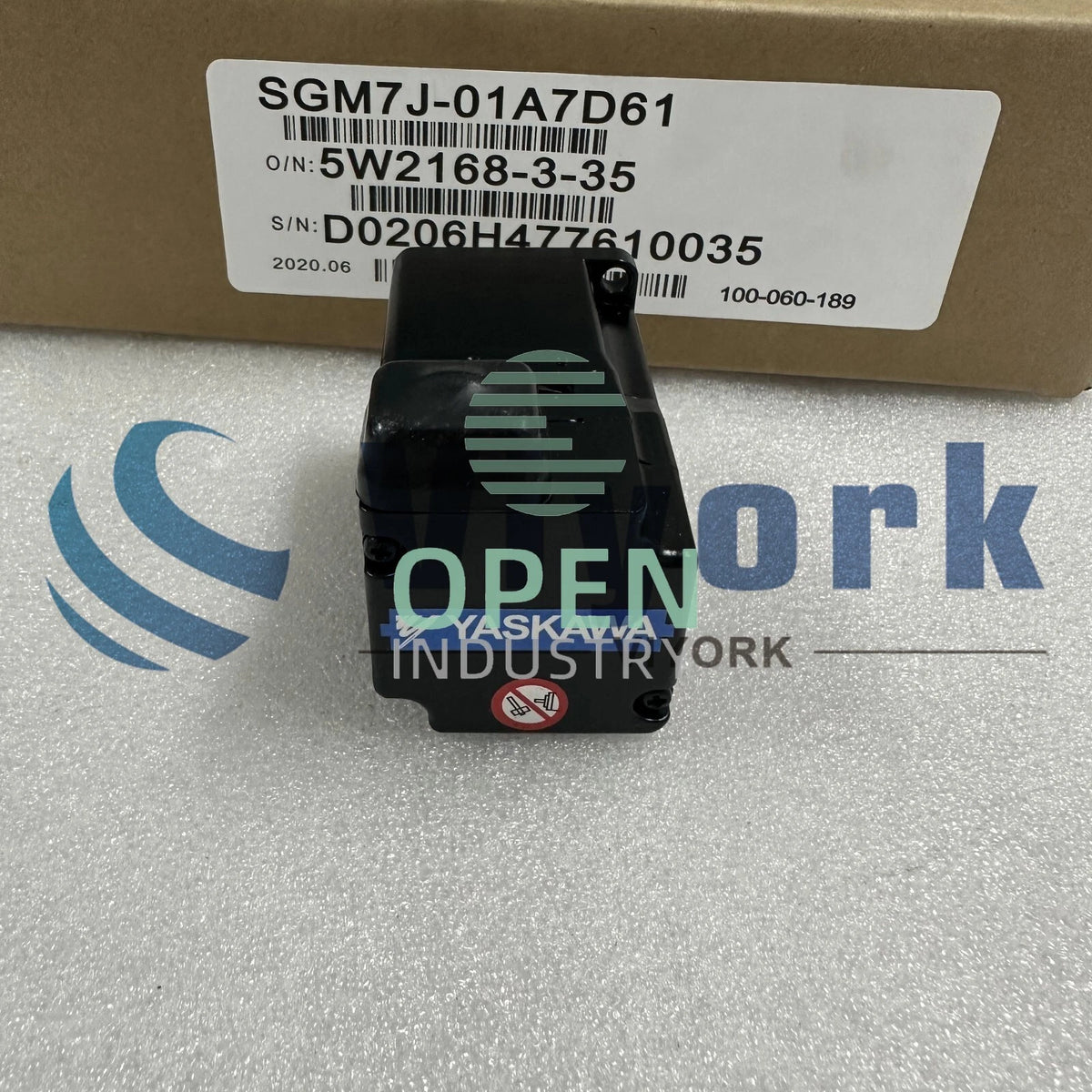 1PCS Yaskawa SGM7J-01A7D61 AC SERVO MOTOR
