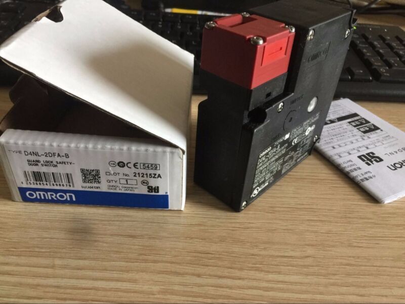 1PCS Omron D4NL-2DFA-B D4NL2DFAB Safety Door Switch In Box