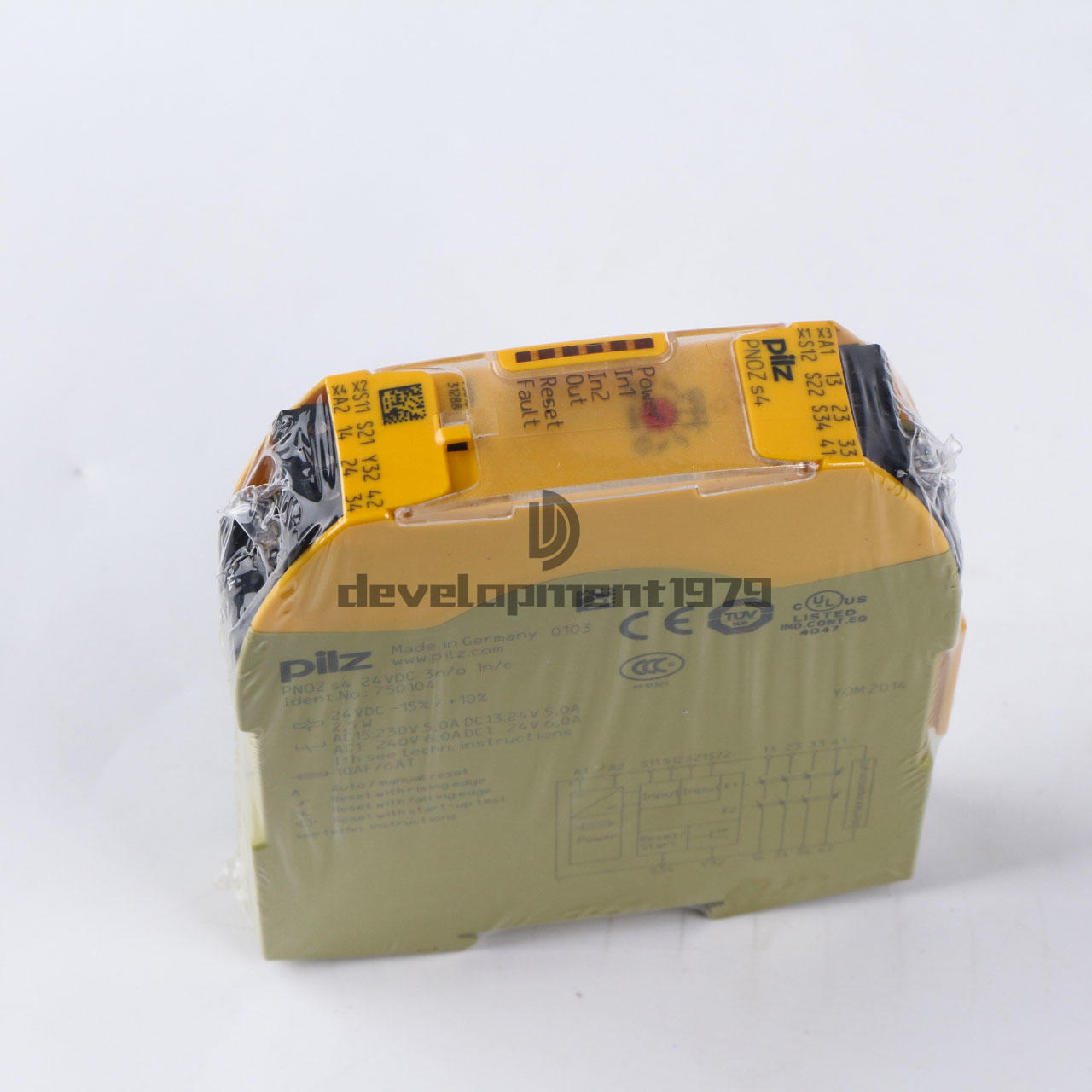 new 1PC  PILZ 750104 PNOZ s4 Safety Relay PILZ