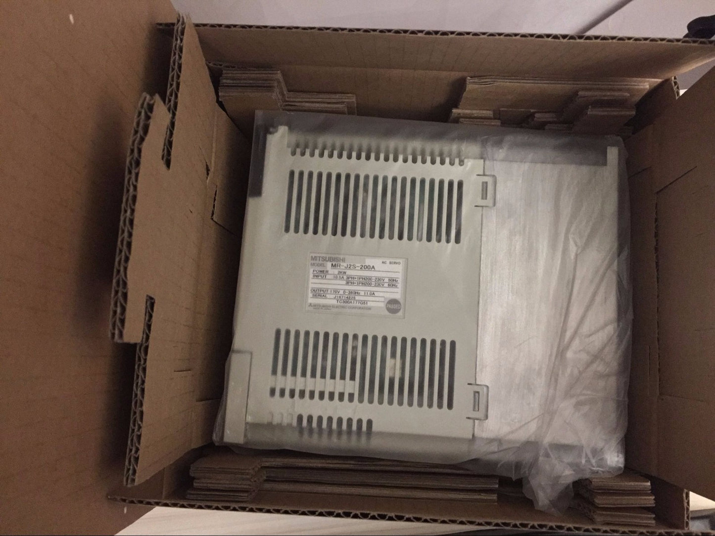 1PCS MITSUBISHI SERVO DRIVE MR-J2S-200A MRJ2S200A IN BOX - FREE SHIPPING