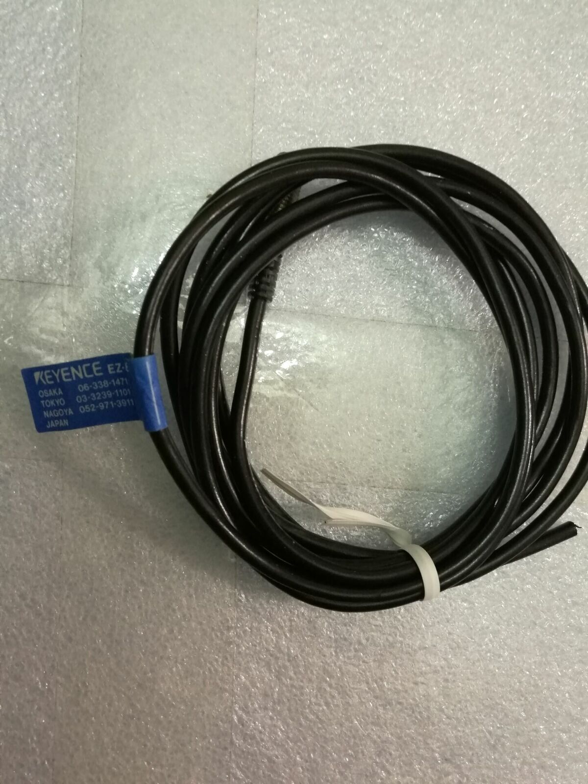 used ONE Keyence Proximity Sensor Tested EZ-8M - ONE