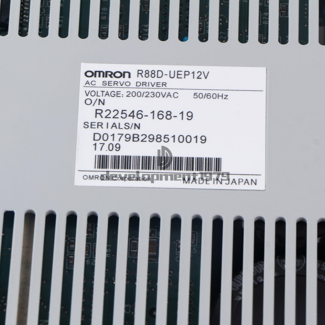 new ONE Omron R88D-UEP12V Servo Drive - OMRON