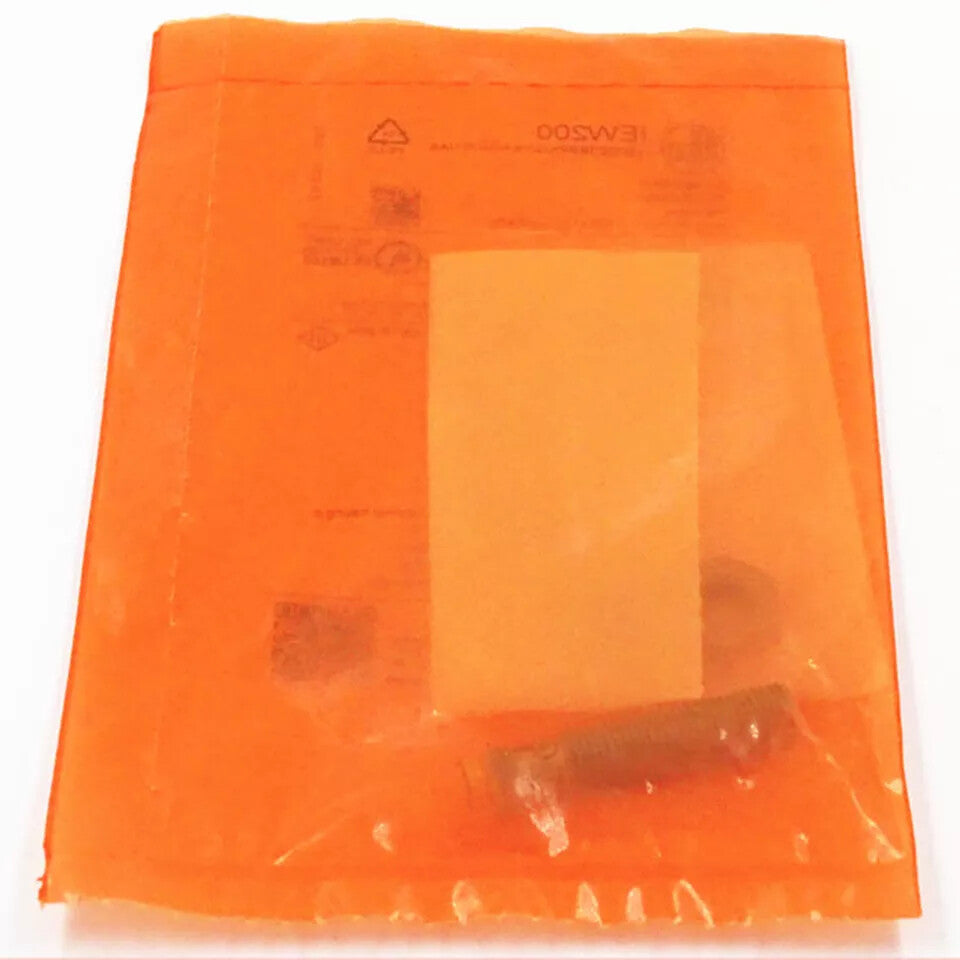 1PC  IFM IEW200 Proximity Switch Sensor Free Shipping