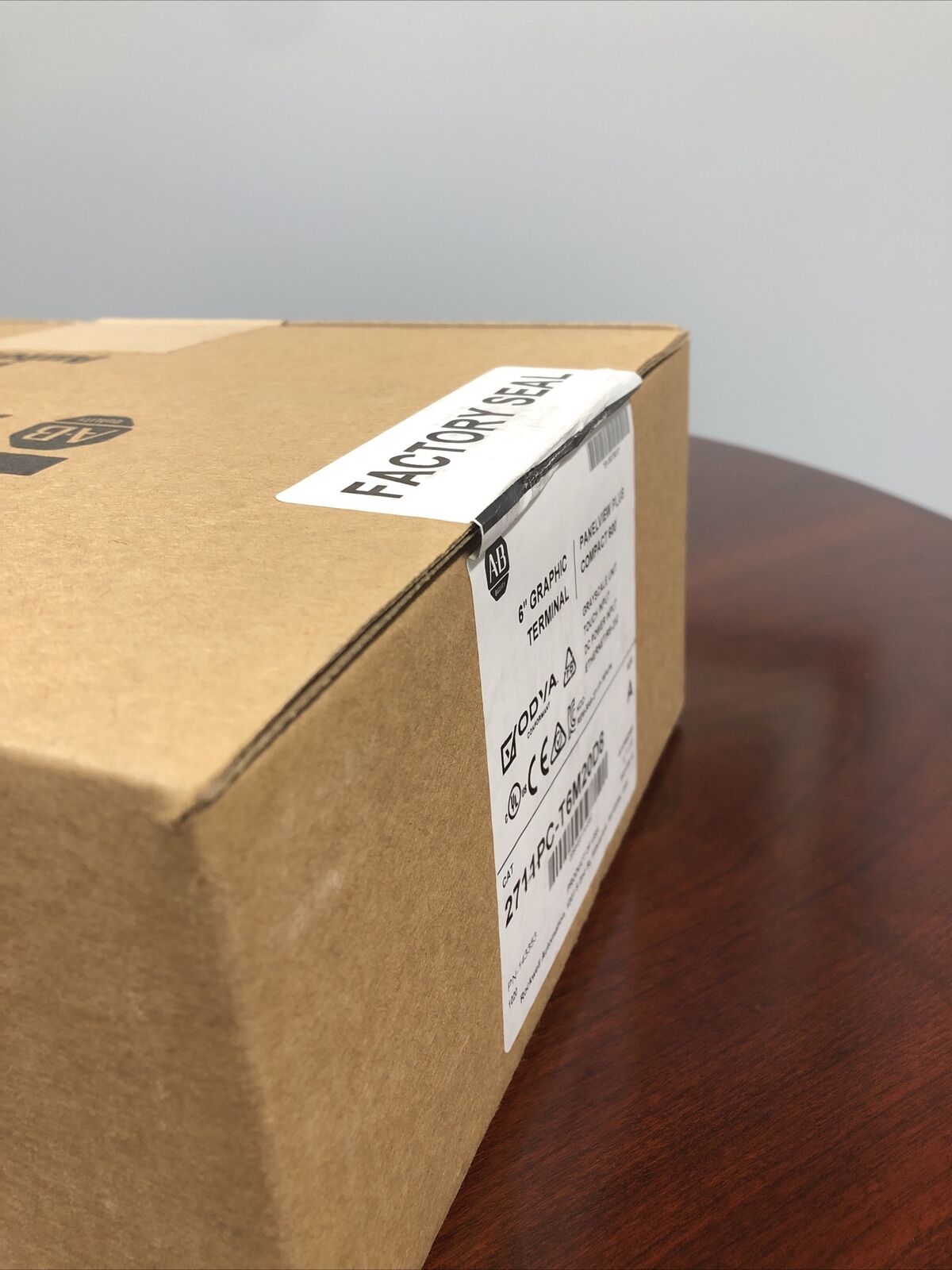 NEW Original New in Box 6-inch 2711PC-T6M20D8 Graphic Terminal Touch Panel with 2K Resolution and 18:9 Aspect Ratio - ORIGINAL