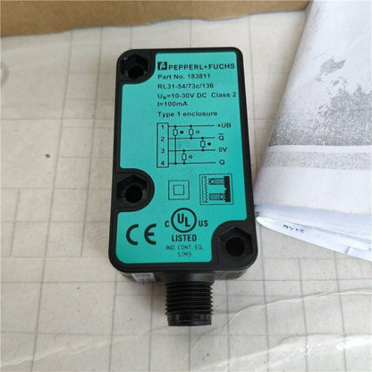 1PC Pepperl+Fuchs Photoelectric Sensor RL31-54/73C/136 Free Shipping
