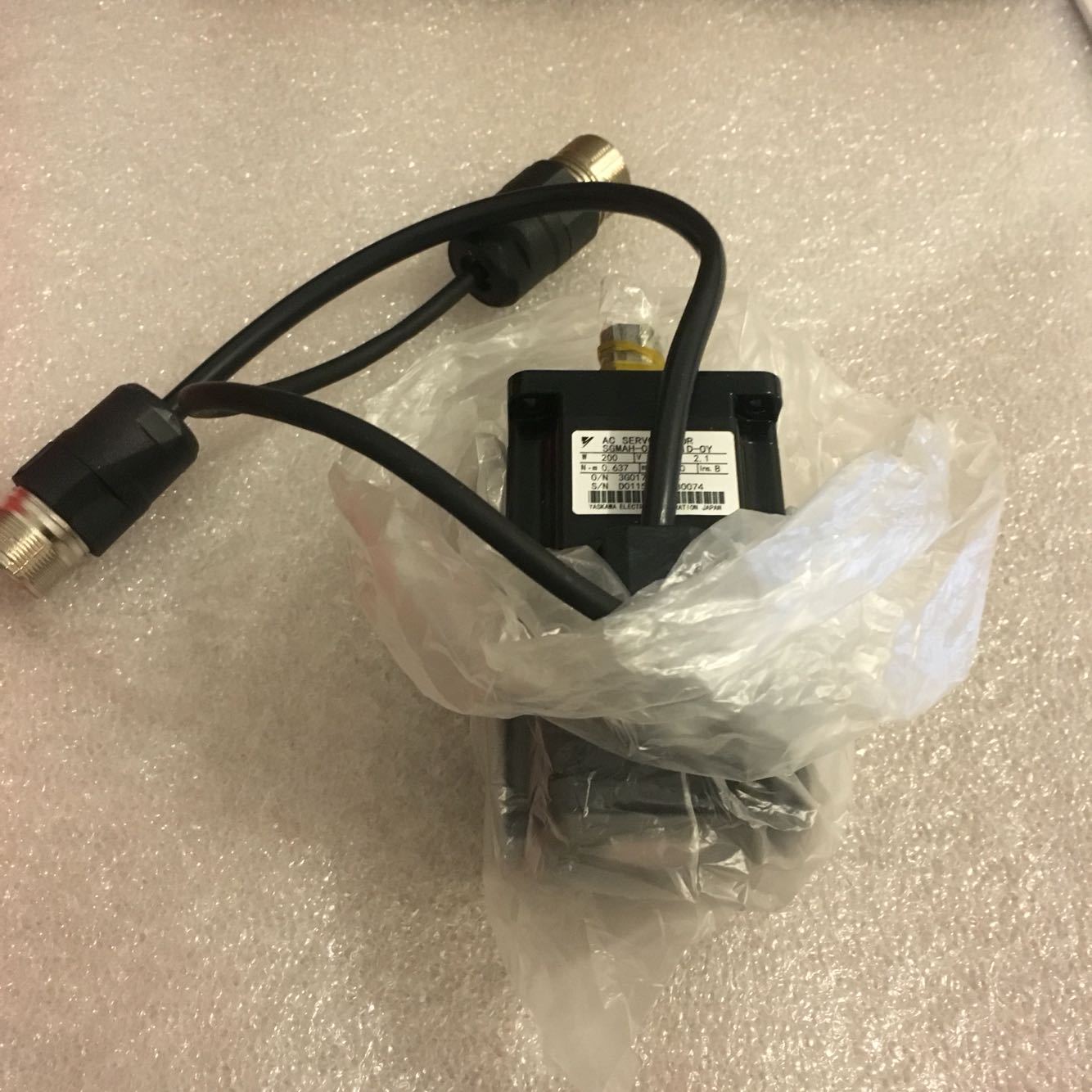 1PC YASKAWA AC SERVO MOTOR SGMAH-02AAA61D-OY SGMAH-02AAA61D-0Y