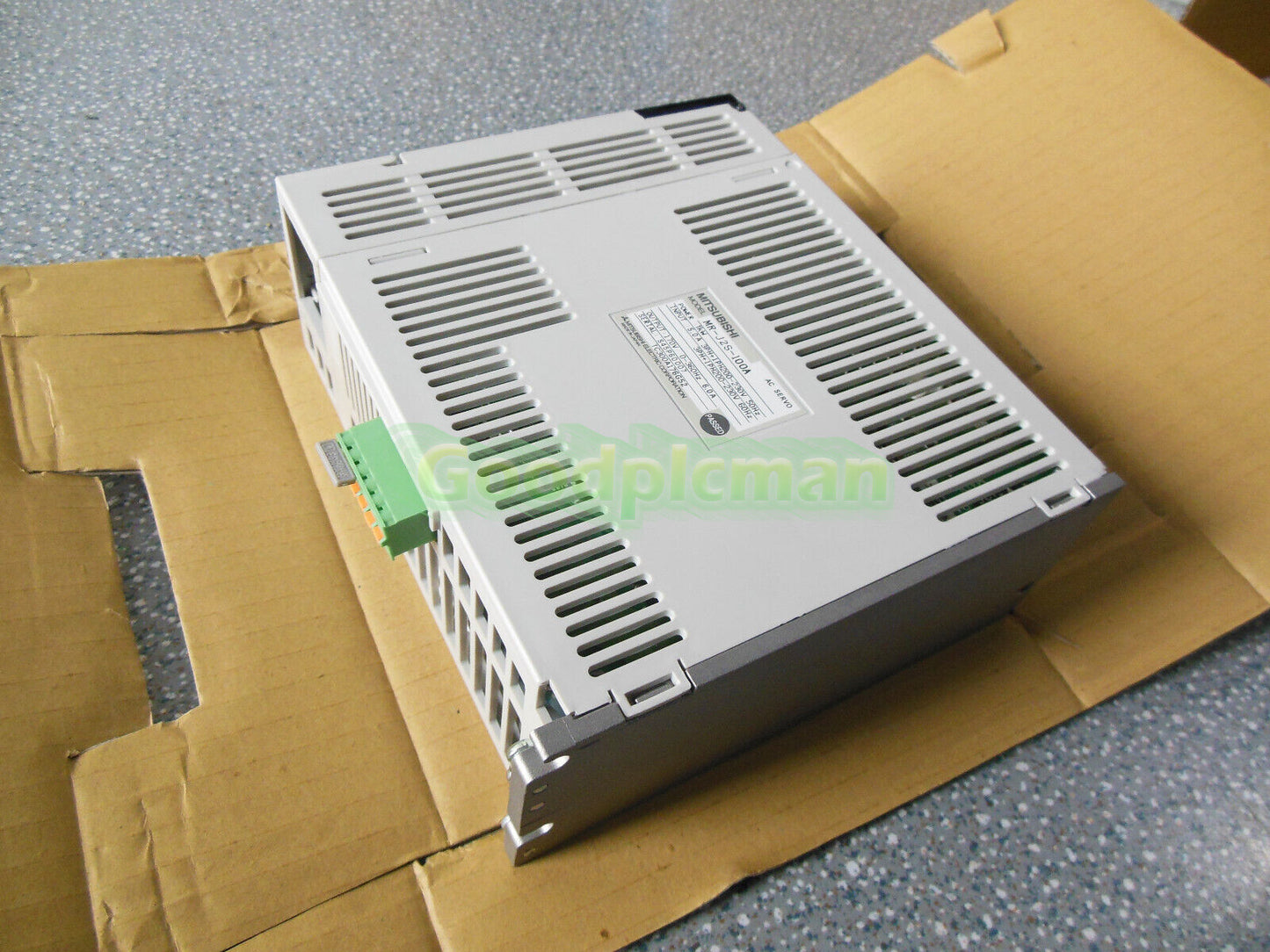 1PC MITSUBISHI MR-J2S-100A Servo Drive MRJ2S100A