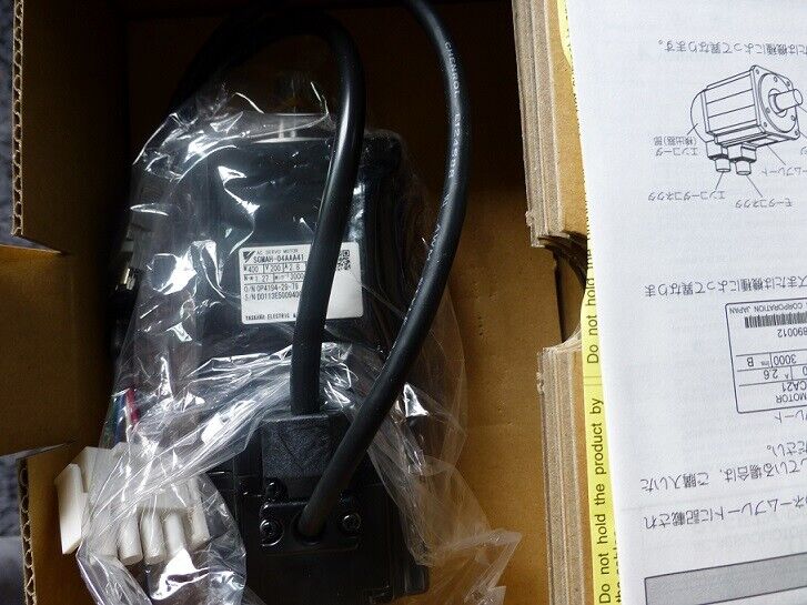 new 1PC YASKAWA AC SERVO MOTOR SGMAH-04AAA2S 04AAA2S In Box ping - YASKAWA