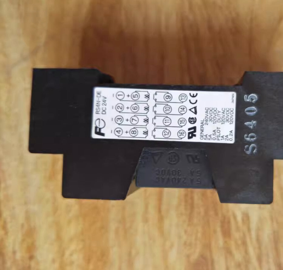 1PC  Fuji RS4N-DE RS4NDE 24VDC Relay Unit  Free Ship