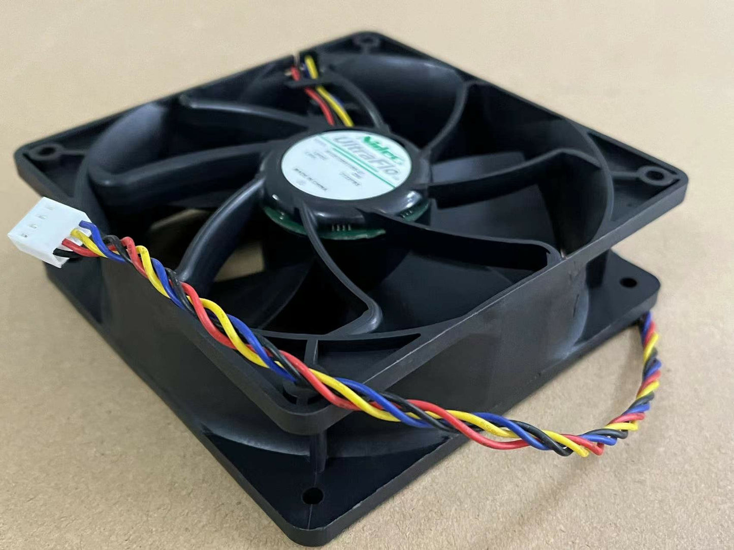 new NIDEC W12E12BS11B5-57 12VDC 1.65A 4 line PWM fan