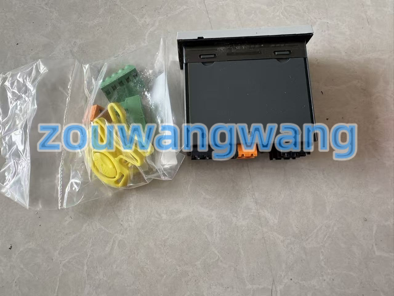 Carel IR33W7LR20 Controller #ZWW