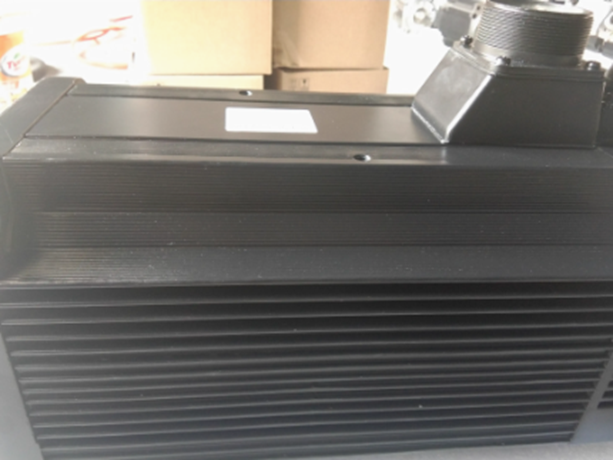 Yaskawa New YR21 SGMRS-75A2A Servo Motor - YASKAWA