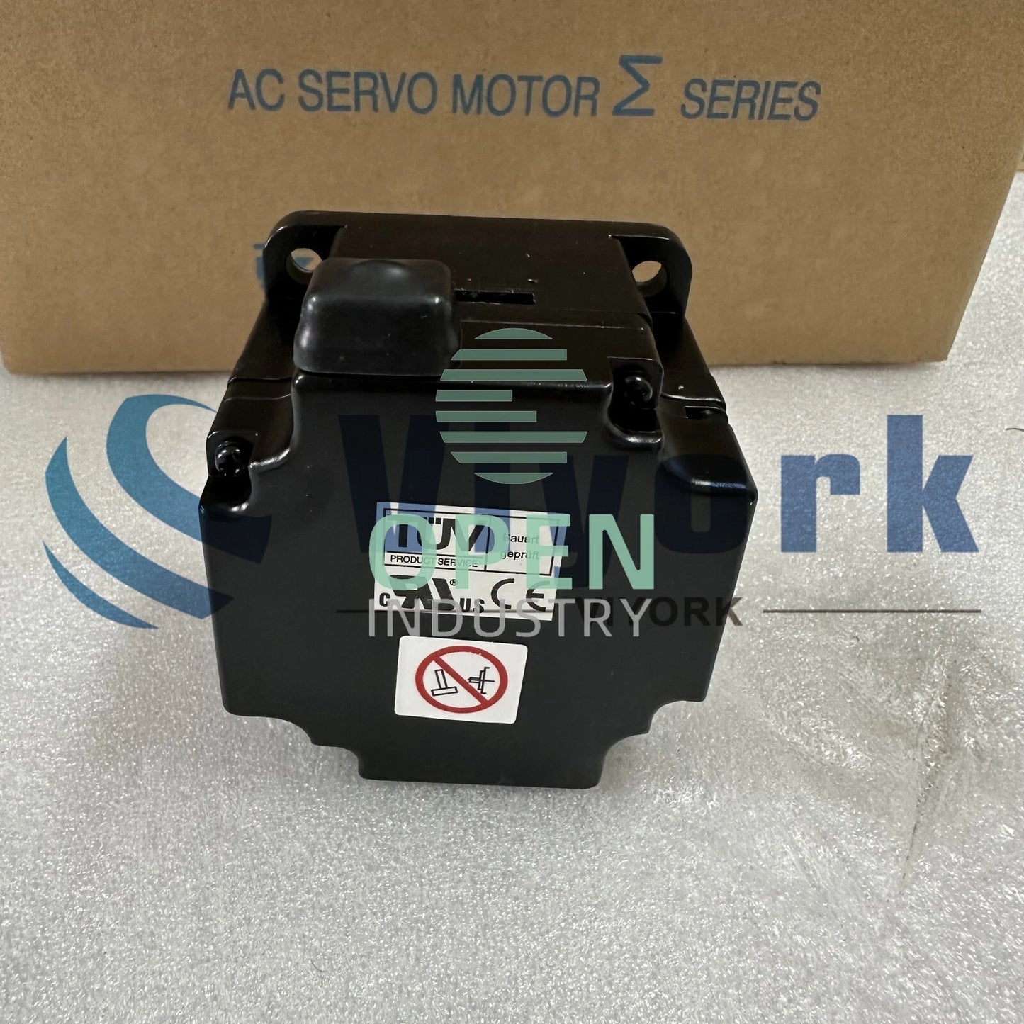 1PCS Yaskawa SGMPS-02ACA61-E AC SERVO MOTOR