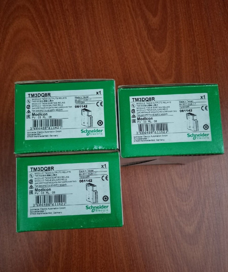 1PC  Schneider   TM3DQ8R  PLC Module In Box