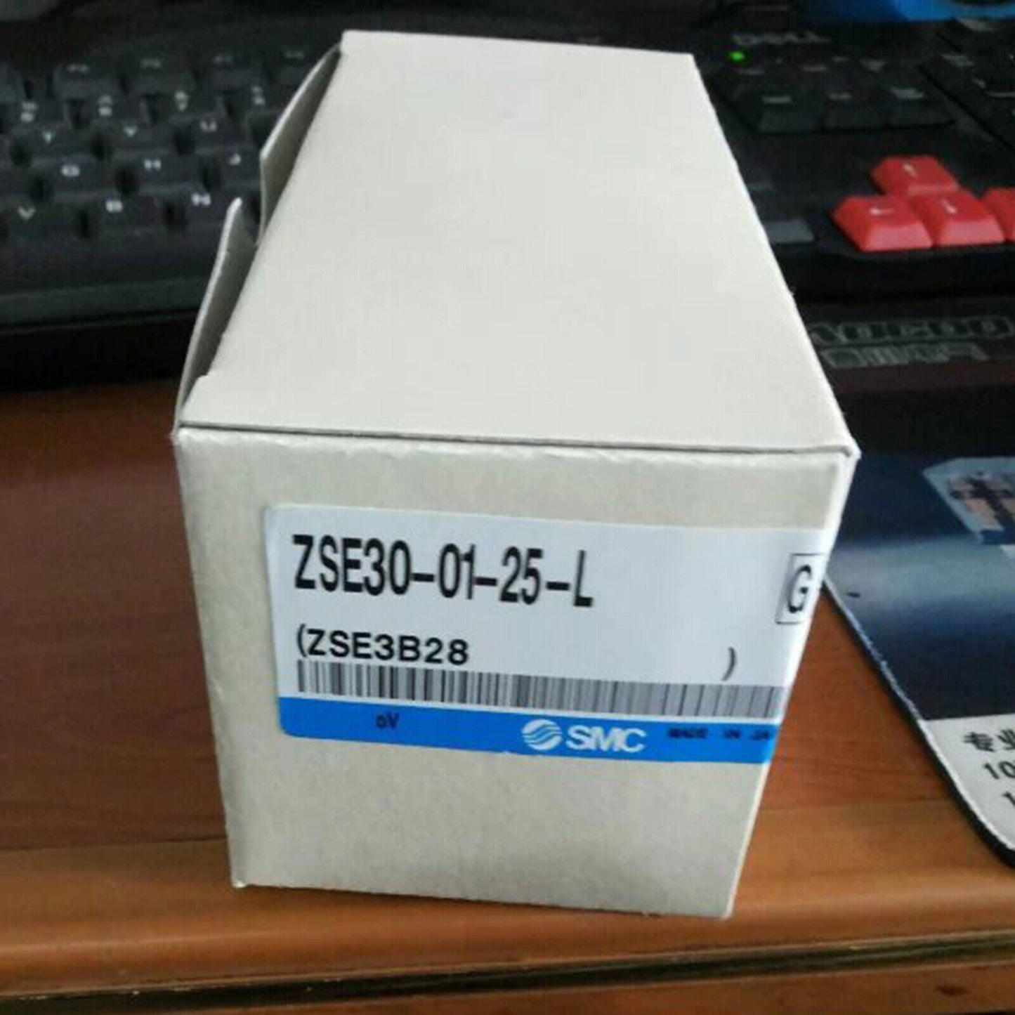 1PC SMC ZSE30 digital pressure switch - SMC