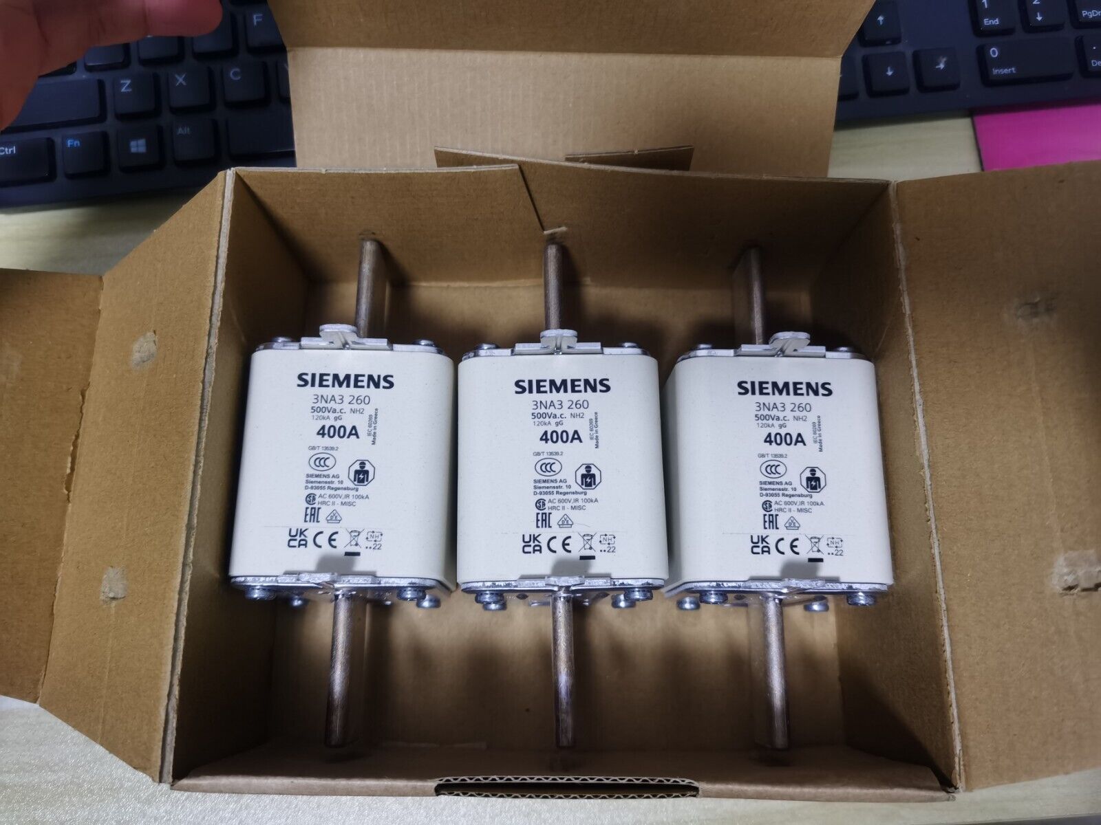 new 3PCS/1Box  Siemens 3NA3 260 3NA3260 NH2-gG 400A 500V Fuse In Box