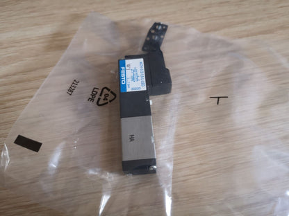 1PC Festo MZH-5/2-1,5-L-LED 30220 Solenoid Valve *TT