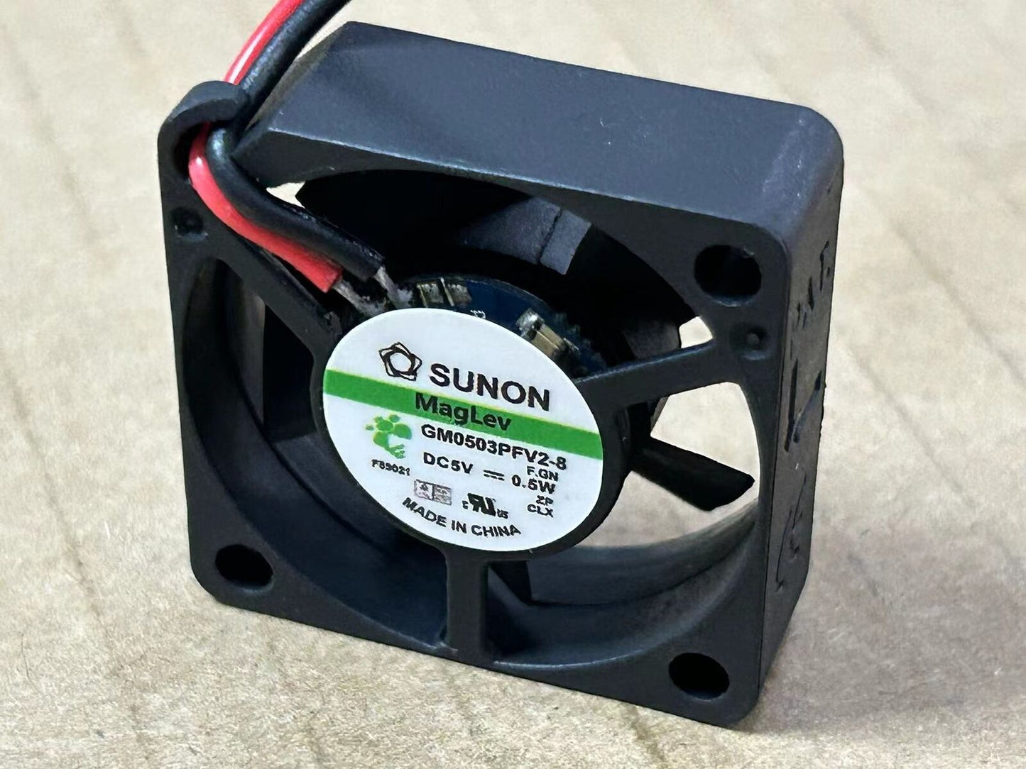 new Sunon 30mm x 10mm Fan 5V DC 2 Pin GM0503PFV2-8