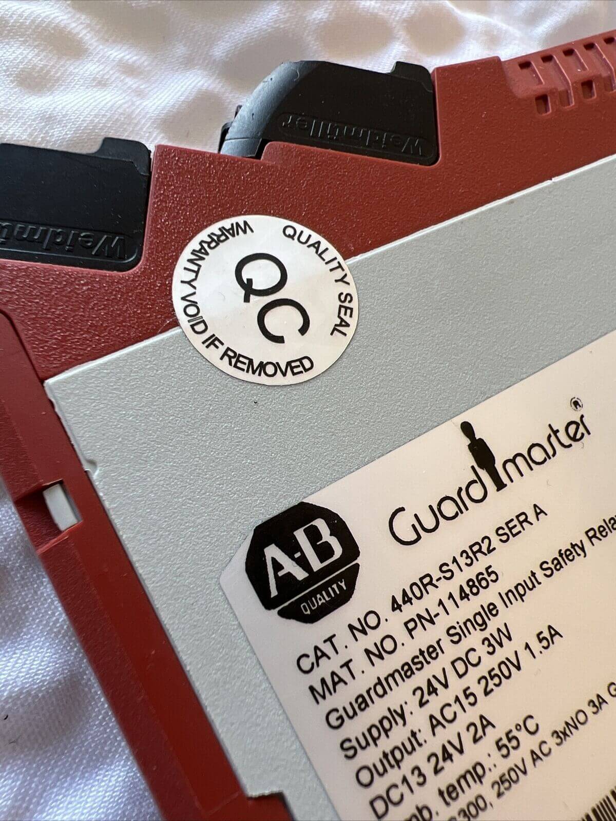 Allen-Bradley Guardmaster Safety Relay 440R-S13R2 NEW USA - ALLEN-BRADLEY