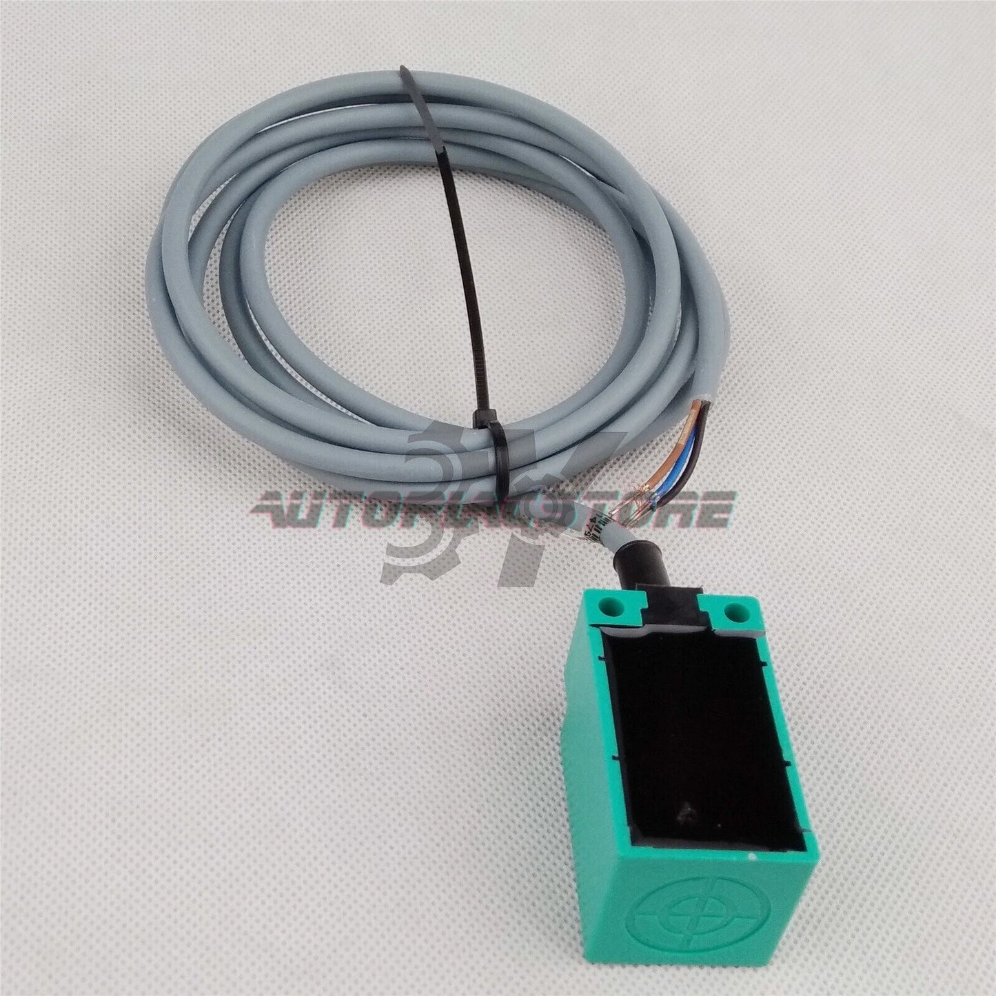 1PC Pepperl+Fuchs proximity sensor NBN15-F11-E2 ~~US