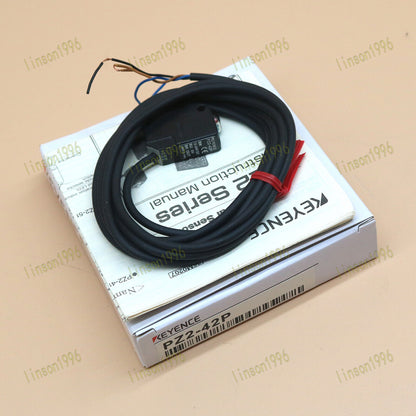 KEYENCE PZ2-42P Photoelectric Sensor in Box - KEYENCE