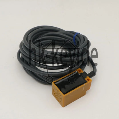 1PCS Omron TL-N12MD1 5M Proximity Switch Free Shipping
