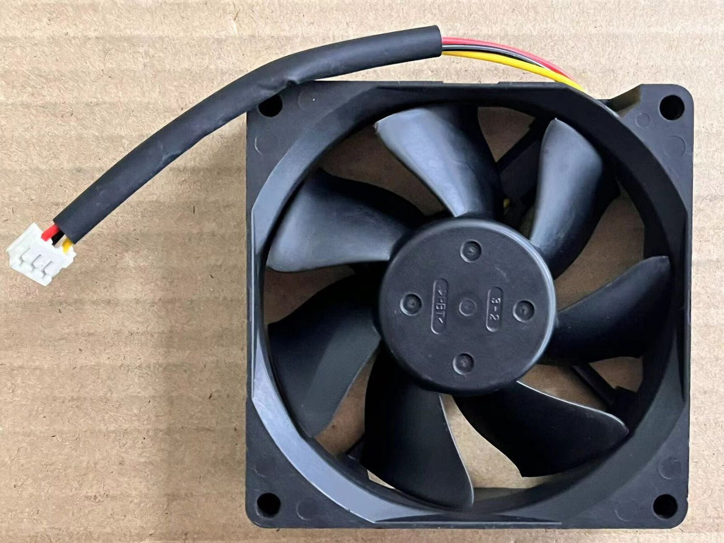 new NMB 3110RL-04W-B89 8CM 12V 0.65A 3pin fan 80*80*25mm