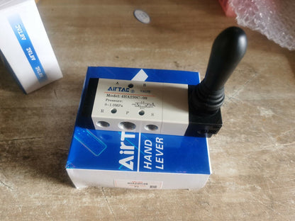 New 1PCS AirTAC 4HA230C-08 Hand Lever Valve - AIRTAC