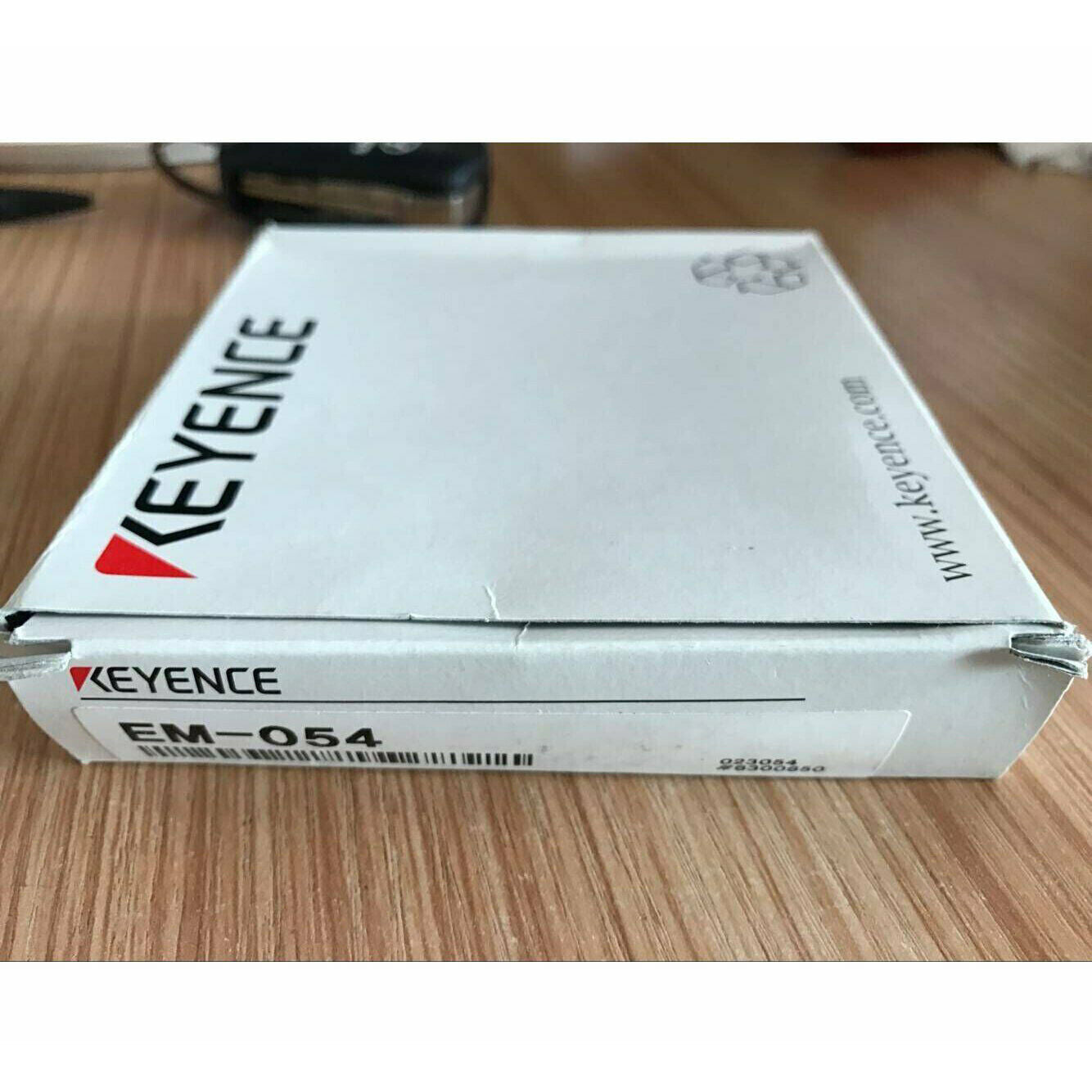 Keyence EM-054 Proximity Sensor - KEYENCE