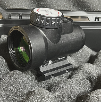 TRIJICON 1x25 MRO HD 68 MOA Reticle w/ 2.0 MOA Dot; Low Mount 2200051 !!