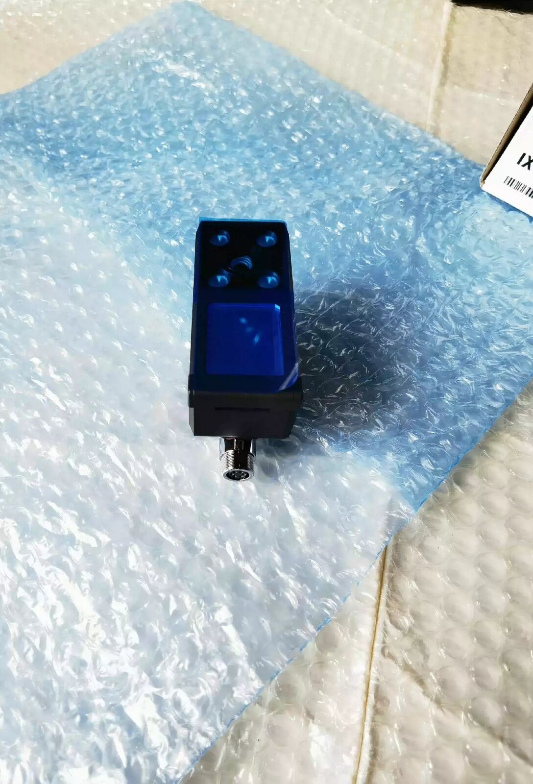 KEYENCE IX-150 Laser Sensor with Box: Professional Measurement Tool - KEYENCE