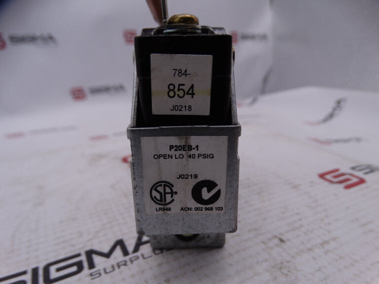 JOHNSON CONTROLS P20EB-1C AIR PRESSURE REGULATOR - JOHNSON CONTROLS