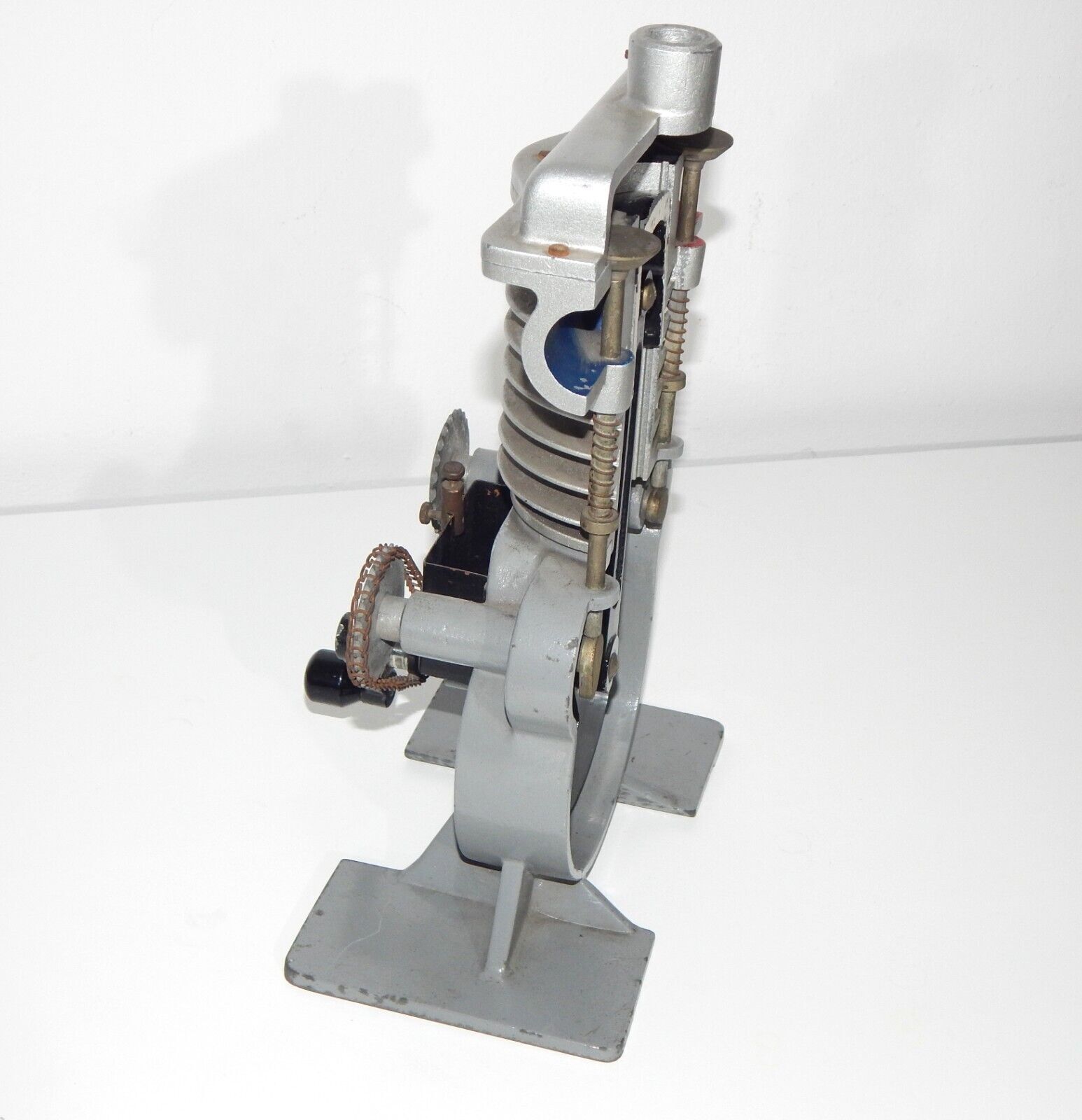 Used Old Driving School Model Four-Stroke Engine Demonstration Model - KOEED