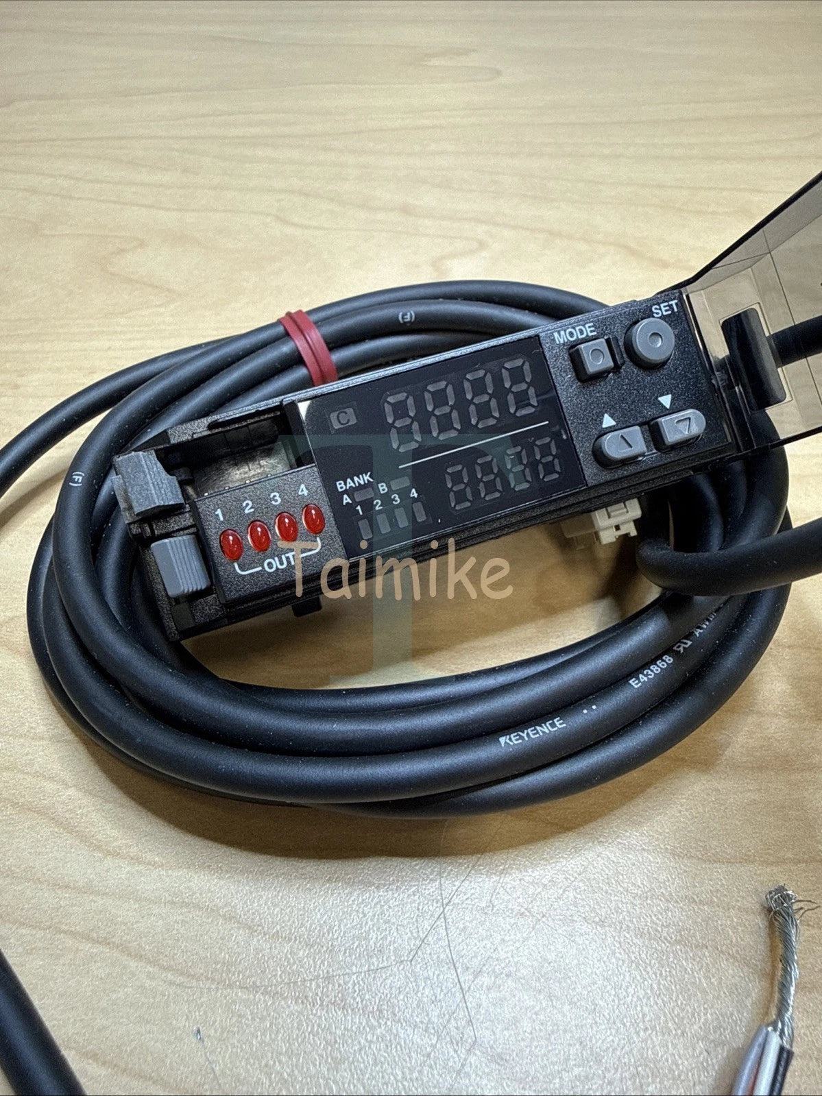 Keyence CZ-V22AP Digital RGB Sensor