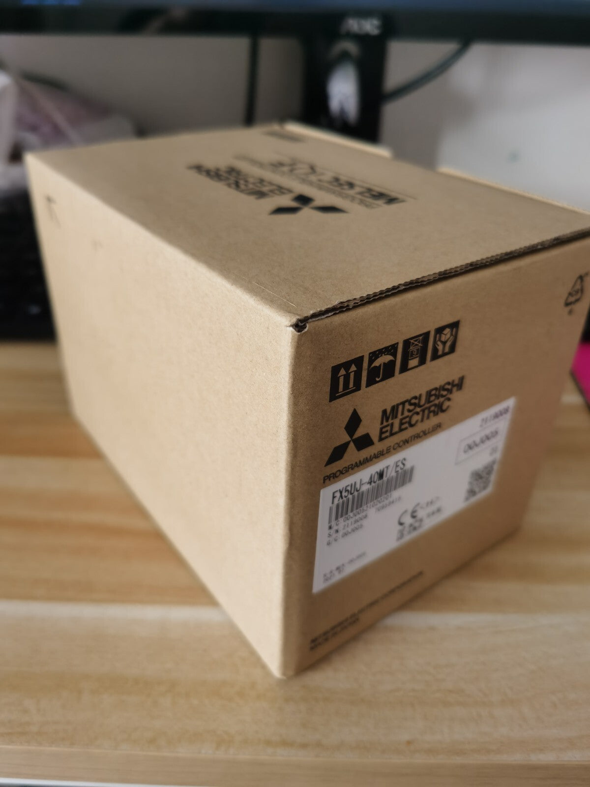 1PCS Mitsubishi FX5UJ-40MT/ES FX5UJ40MTES In Box