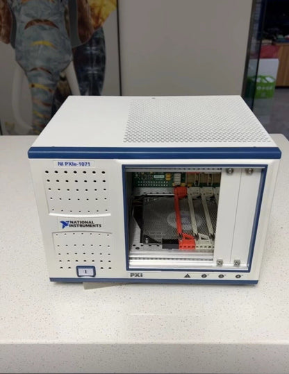 National Instruments NI PXIE-1071 Chassis - NATIONAL INSTRUMENTS