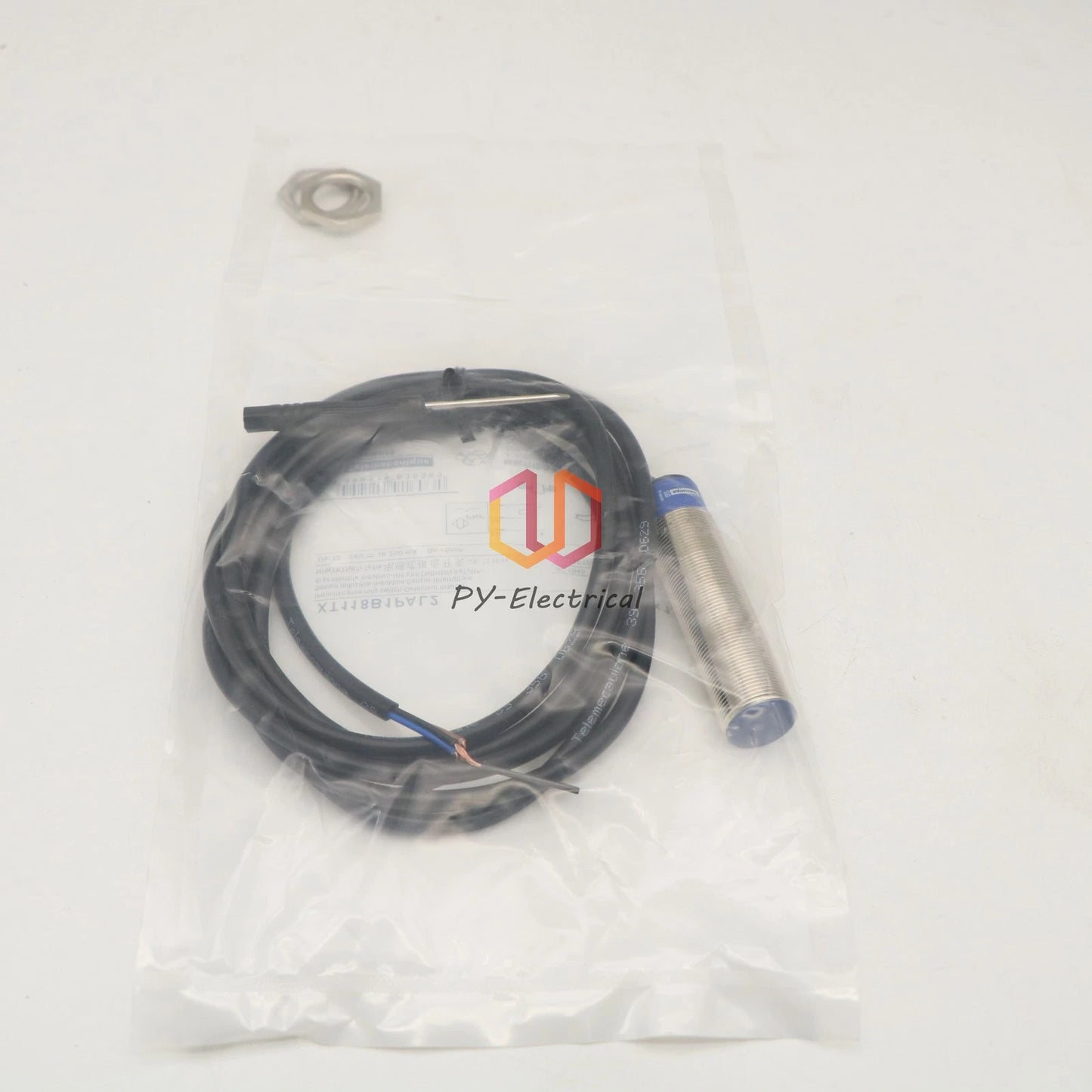1PCS XT118B1PAL2 For Proximity Capacitive Sensor Cyl M18 12~24V Sn 5mm